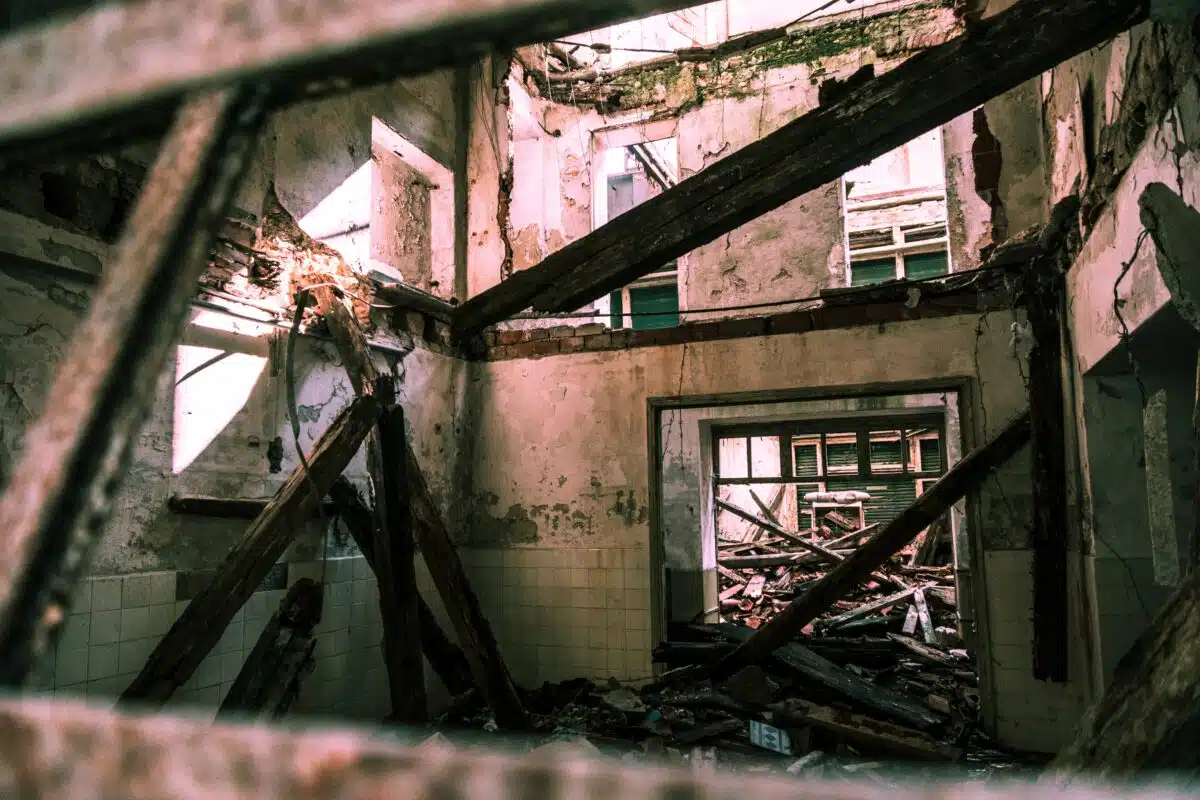 Image of a worn down interior of a building.